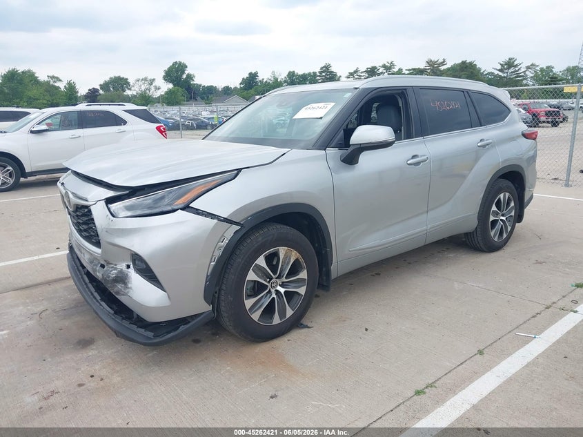 2022 Toyota Highlander VIN 5TDGZRBH6NS593041 IAAI salvage auction — FRONT END, Salvage Title, sold $18,100 on 2026-07-10 (photo 2)