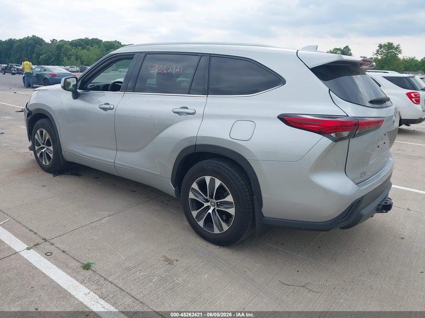 2022 Toyota Highlander VIN 5TDGZRBH6NS593041 IAAI salvage auction — FRONT END, Salvage Title, sold $18,100 on 2026-07-10 (photo 3)