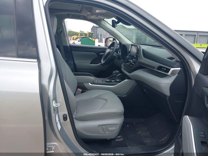 2022 Toyota Highlander VIN 5TDGZRBH6NS593041 IAAI salvage auction — FRONT END, Salvage Title, sold $18,100 on 2026-07-10 (photo 5)