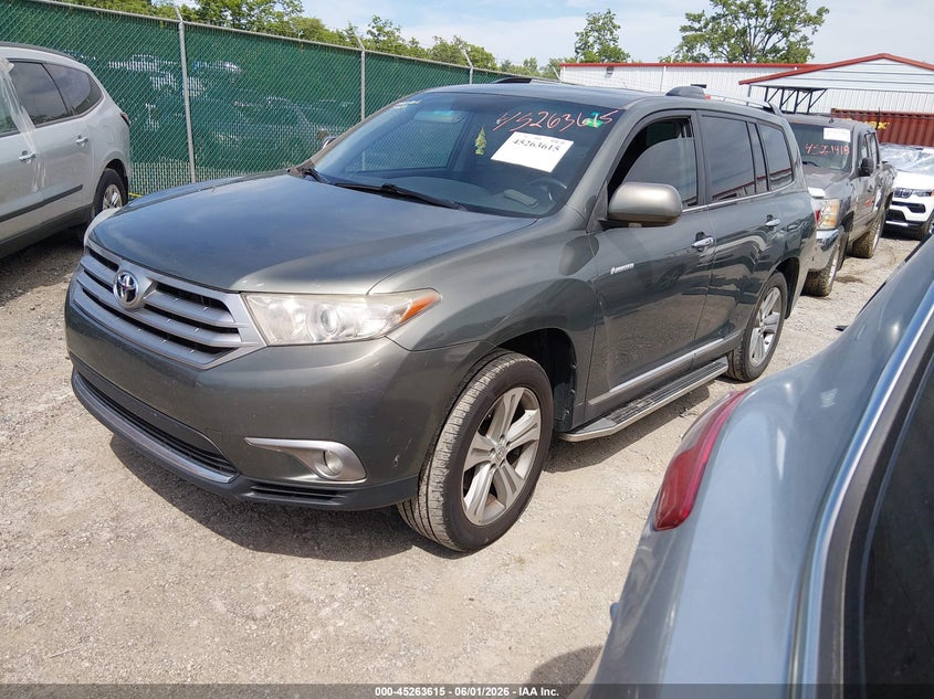 2013 Toyota Highlander VIN 5TDYK3EH3DS136865 IAAI salvage auction — REAR END, Salvage Title, sold $4,950 on 2026-07-24 (photo 2)