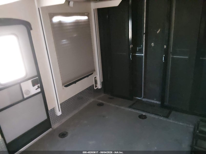 2014 Keystone rv Other VIN 4YDF33129EF811204 IAAI salvage auction — ROOF, Salvage (Idaho), sold $7,250 on 2026-09-01 (photo 8)
