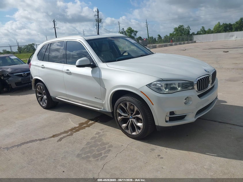 2014 BMW X5 VIN 5UXKR0C55E0K48210 IAAI salvage auction — REAR END, Original (Texas), sold $4,700 on 2026-07-31 (photo 1)
