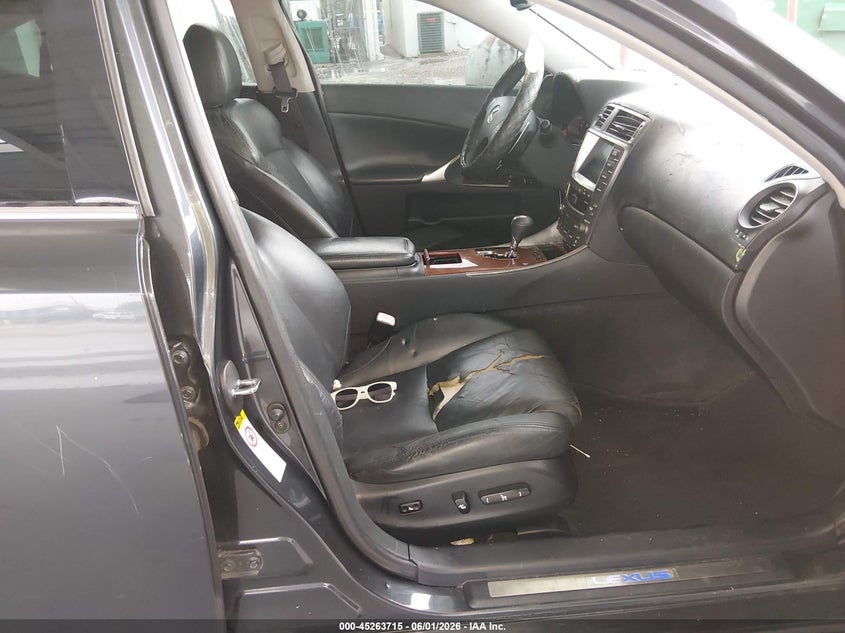 2006 Lexus Is VIN JTHBK262X62018637 IAAI salvage auction — NORMAL WEAR, Clear (Florida), sold $225 on 2026-07-15 (photo 5)
