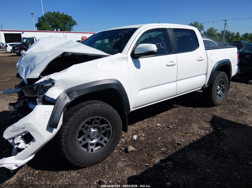 2018 Toyota Tacoma VIN 5TFCZ5AN6JX158488 IAAI salvage auction — FRONT END, Salvage Title, sold $11,075 on 2026-07-15 (photo 2)