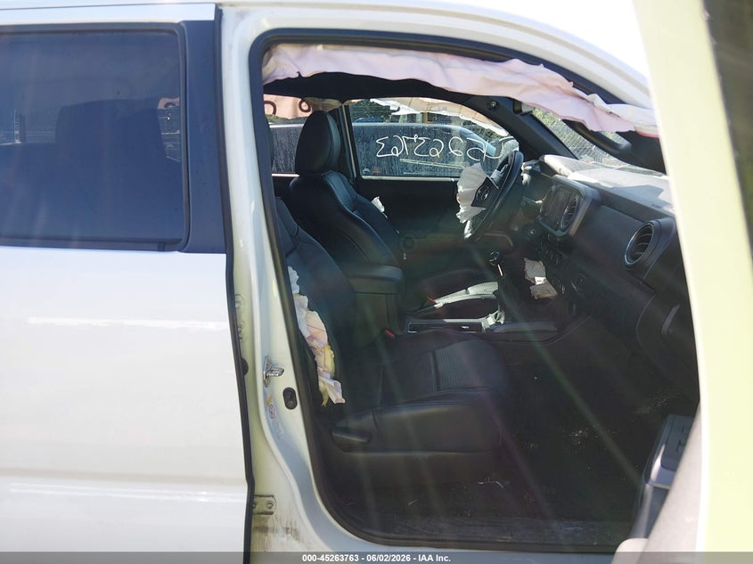 2018 Toyota Tacoma VIN 5TFCZ5AN6JX158488 IAAI salvage auction — FRONT END, Salvage Title, sold $11,075 on 2026-07-15 (photo 5)