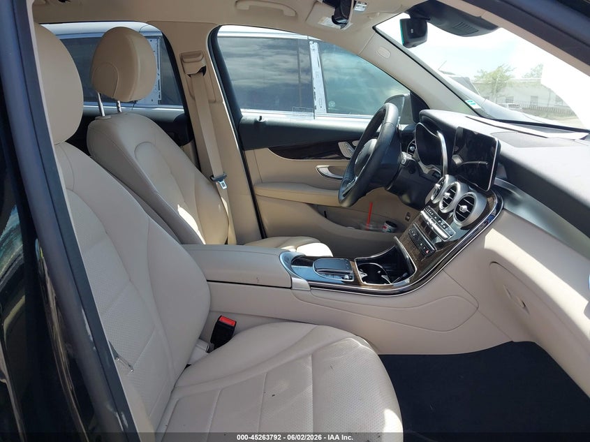 2022 Mercedes-benz Glc VIN W1N0G8EB1NG063782 IAAI salvage auction — RIGHT REAR, Salvage Title, sold $11,900 on 2026-07-09 (photo 5)