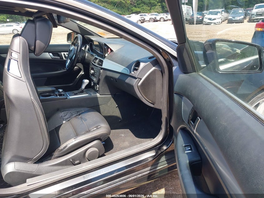 2013 Mercedes-benz VIN WDDGJ4HBXDF951064 IAAI salvage auction — WATER/FLOOD, Salvage (Alabama), sold $225 on 2026-08-05 (photo 5)