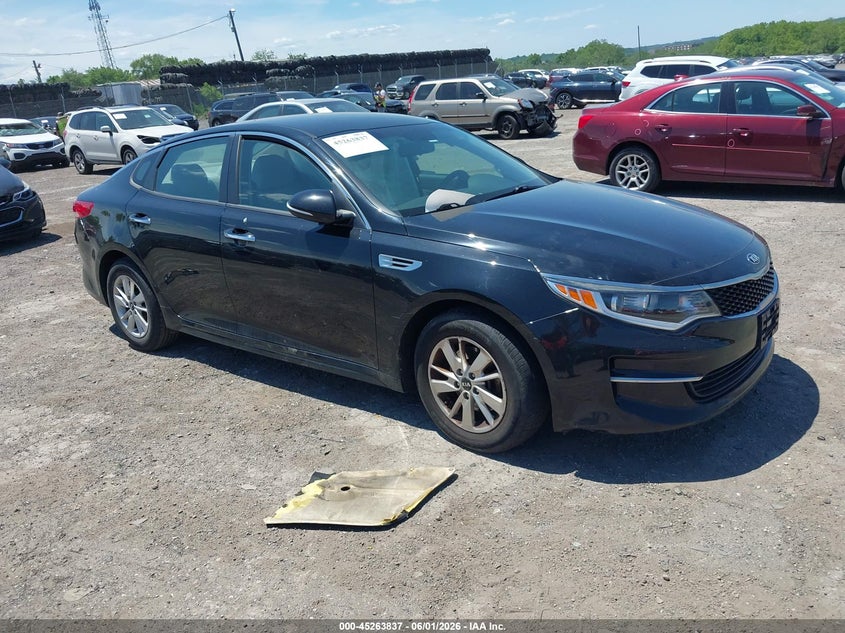 2017 Kia Optima VIN 5XXGT4L38HG152671 IAAI salvage auction — LEFT & RIGHT, Salvage Title, sold $1,700 on 2026-07-17 (photo 1)