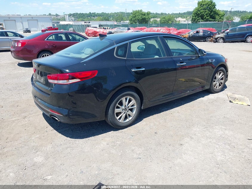2017 Kia Optima VIN 5XXGT4L38HG152671 IAAI salvage auction — LEFT & RIGHT, Salvage Title, sold $1,700 on 2026-07-17 (photo 4)
