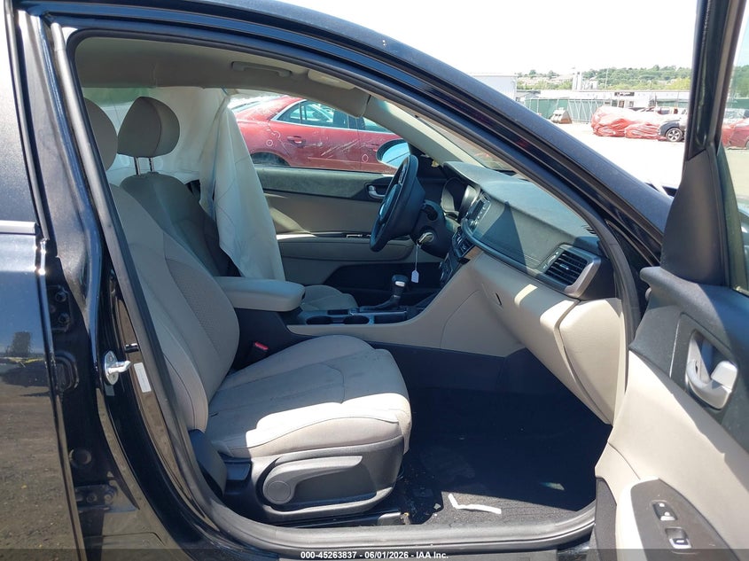2017 Kia Optima VIN 5XXGT4L38HG152671 IAAI salvage auction — LEFT & RIGHT, Salvage Title, sold $1,700 on 2026-07-17 (photo 5)