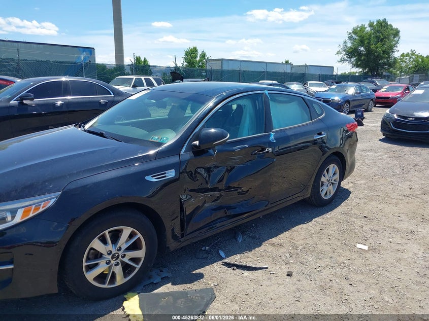 2017 Kia Optima VIN 5XXGT4L38HG152671 IAAI salvage auction — LEFT & RIGHT, Salvage Title, sold $1,700 on 2026-07-17 (photo 6)