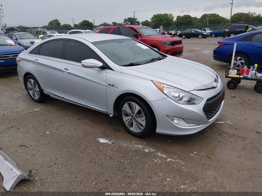 2015 Hyundai Sonata VIN KMHEC4A46FA121586 IAAI salvage auction — LEFT SIDE, Salvage Title, sold $725 on 2026-07-10 (photo 1)