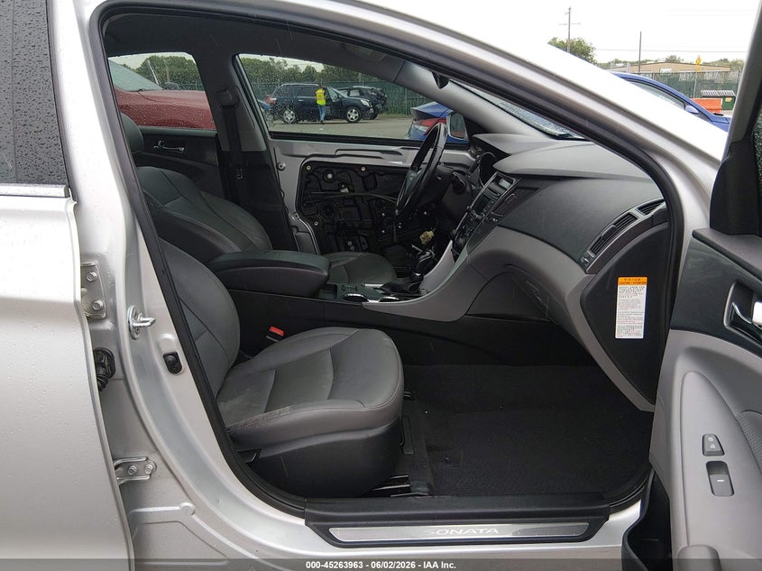 2015 Hyundai Sonata VIN KMHEC4A46FA121586 IAAI salvage auction — LEFT SIDE, Salvage Title, sold $725 on 2026-07-10 (photo 5)