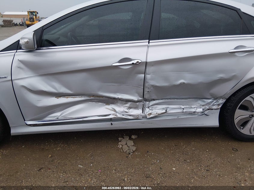 2015 Hyundai Sonata VIN KMHEC4A46FA121586 IAAI salvage auction — LEFT SIDE, Salvage Title, sold $725 on 2026-07-10 (photo 6)