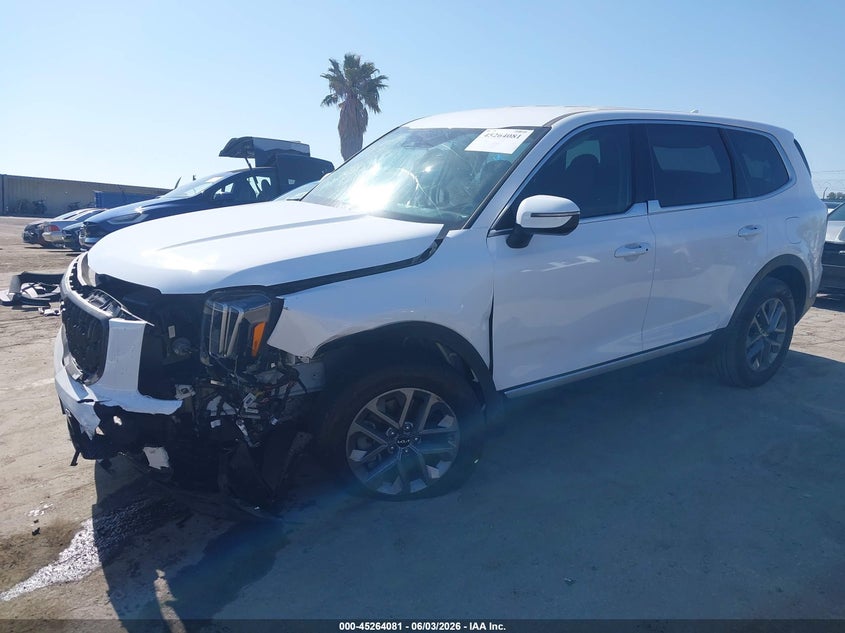 2025 Kia Telluride VIN 5XYP24GC0SG565426 IAAI salvage auction — LEFT FRONT, Salvage Title, sold $9,300 on 2026-07-29 (photo 2)