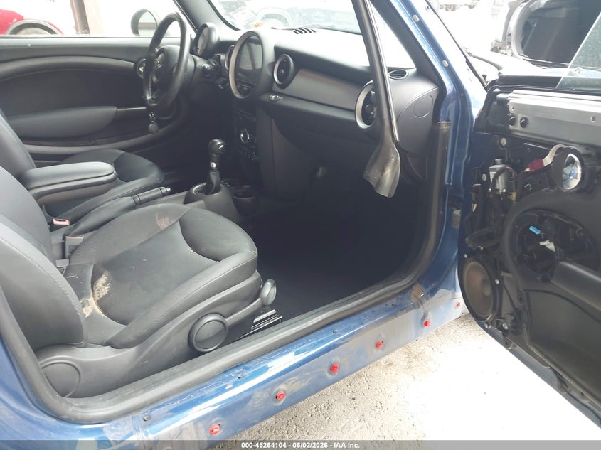 2015 Mini Convertible VIN WMWZN3C55FT862667 IAAI salvage auction — RIGHT SIDE, Salvage (Missouri), sold $1,150 on 2026-08-13 (photo 5)