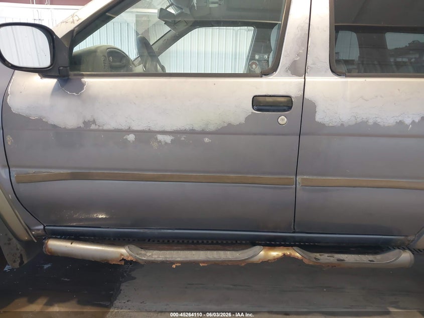 2000 Nissan Pathfinder VIN JN8AR07Y7YW420101 IAAI salvage auction — NORMAL WEAR, Rebuilt/Restored (Utah), sold $100 on 2026-07-13 (photo 6)