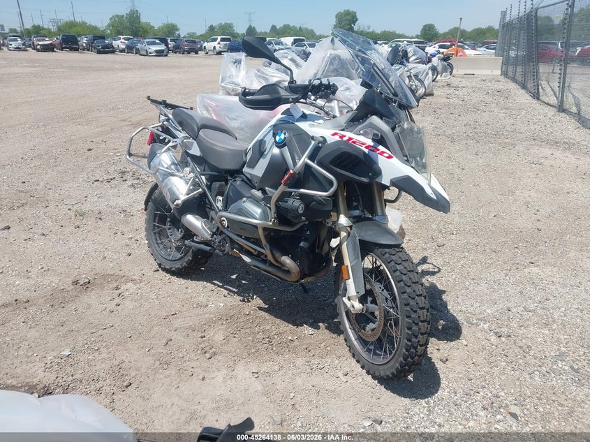 2016 BMW R 1200 VIN WB10A1203GZ666675 IAAI salvage auction — SIDE, Salvage (Illinois), sold $5,200 on 2026-07-07 (photo 1)