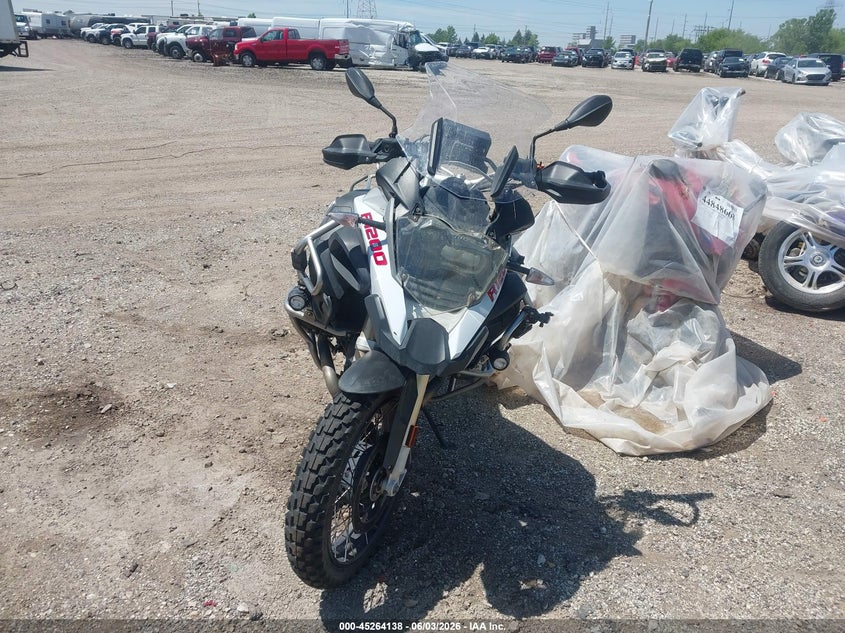 2016 BMW R 1200 VIN WB10A1203GZ666675 IAAI salvage auction — SIDE, Salvage (Illinois), sold $5,200 on 2026-07-07 (photo 5)