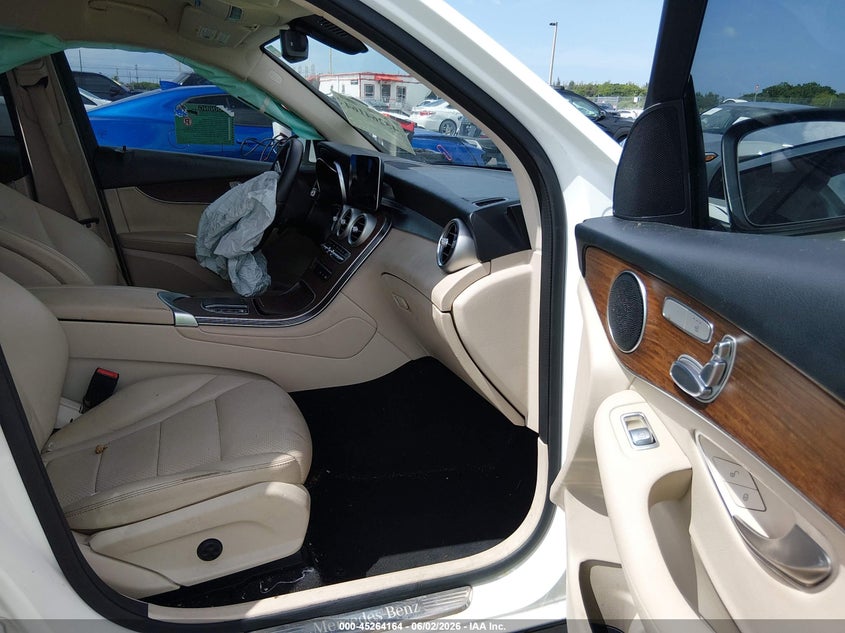 2021 Mercedes-benz Glc VIN W1N0G8DB1MF951146 IAAI salvage auction — LEFT FRONT, Certificate Of Destruction (Florida), sold $7,100 on 2026-07-30 (photo 5)