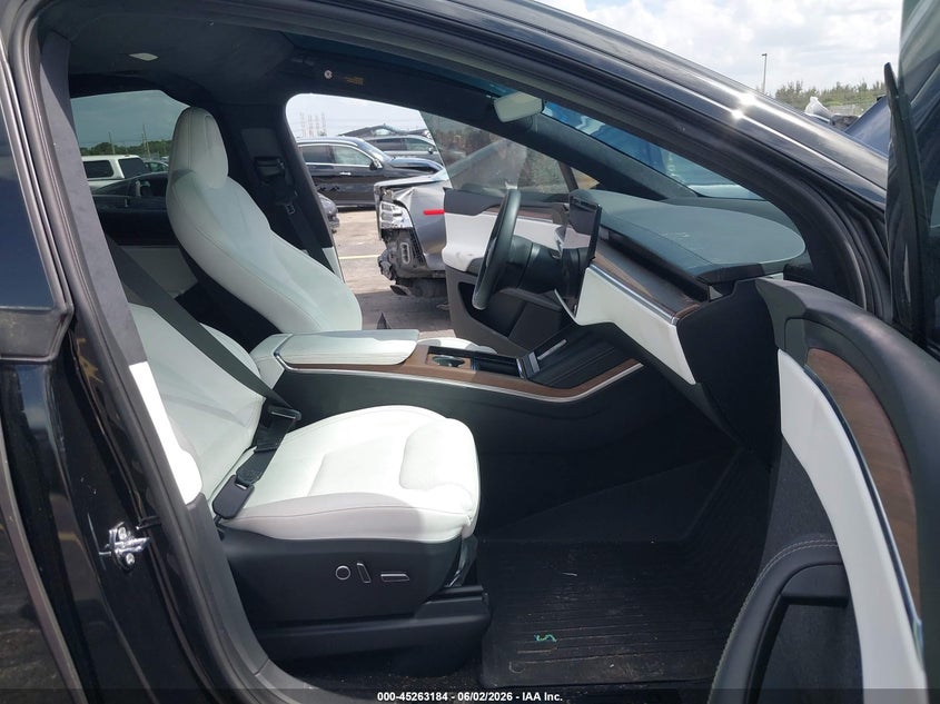 2024 Tesla Model x VIN 7SAXCDE56RF460007 IAAI salvage auction — LEFT FRONT, Salvage Title, sold $23,550 on 2026-08-20 (photo 5)
