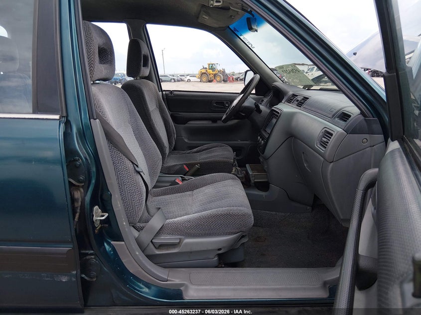 1998 Honda Cr-v VIN JHLRD1766WC068678 IAAI salvage auction — SIDE, Salvage (Texas), sold $375 on 2026-07-09 (photo 5)