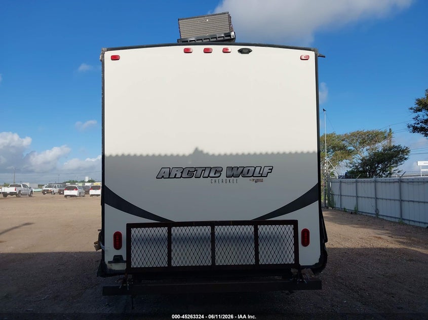2018 Forest river Arctic wolf VIN 5ZT3CKSB7J2700262 IAAI salvage auction — STORM DAMAGE, Salvage (Texas), sold $1,750 on 2026-07-15 (photo 8)