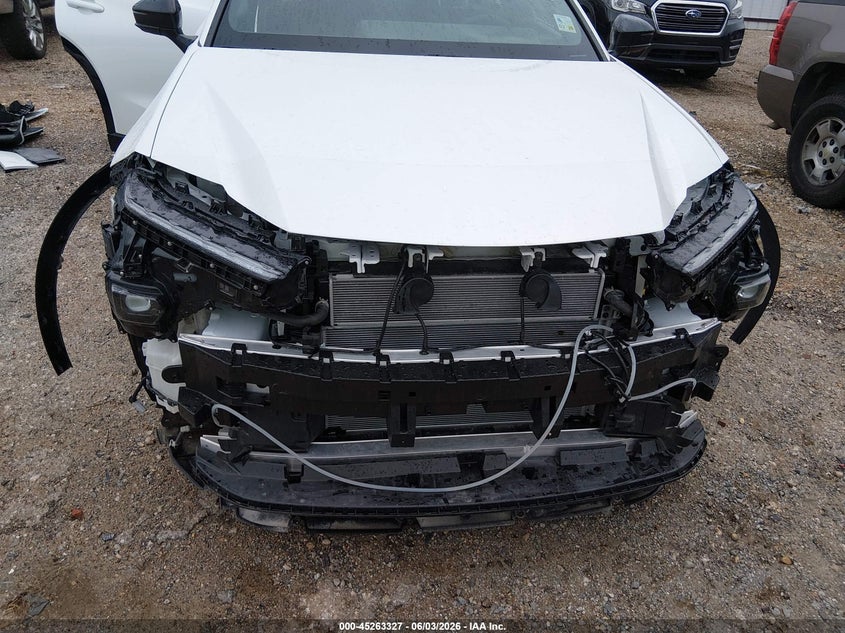2025 Toyota Crown signia VIN JTDACAAJ1S3014631 IAAI salvage auction — FRONT & REAR, Salvage Title, sold $3,350 on 2026-07-31 (photo 6)