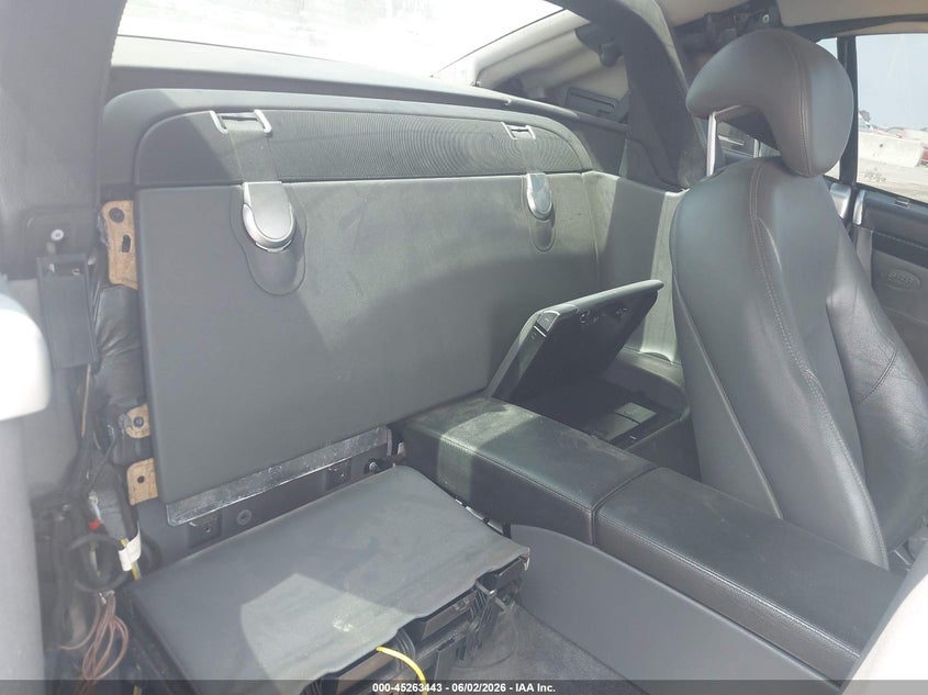 2003 Mercedes-benz Sl-klasse VIN WDBSK75F33F028397 IAAI salvage auction — NORMAL WEAR, Clear - Dealer Only (California), sold $1,050 on 2026-07-15 (photo 8)