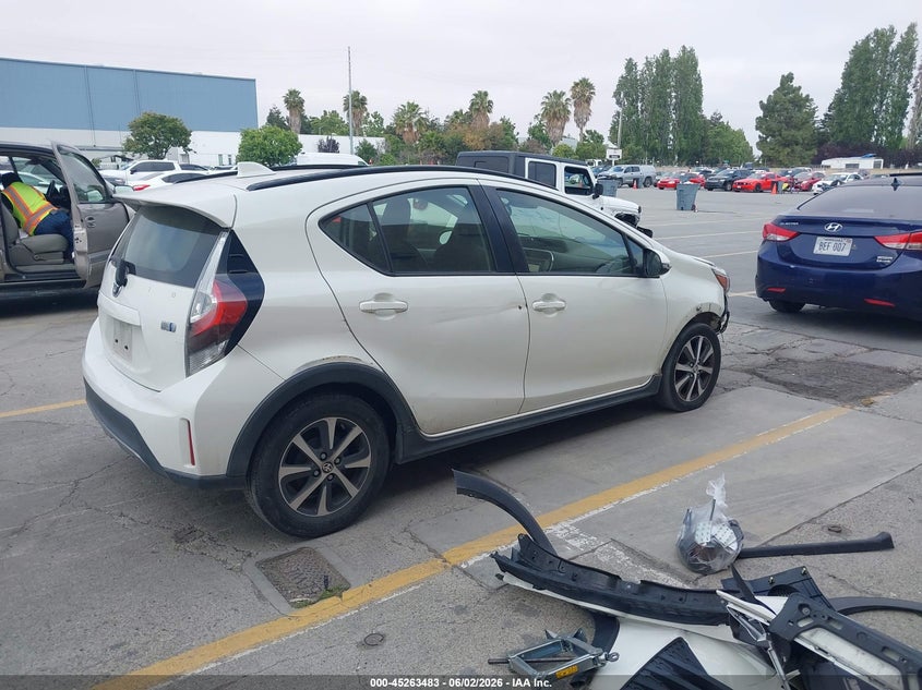 2018 Toyota Prius c VIN JTDKDTB35J1600448 IAAI salvage auction — FRONT END, Salvage Title, sold $3,000 on 2026-07-08 (photo 4)