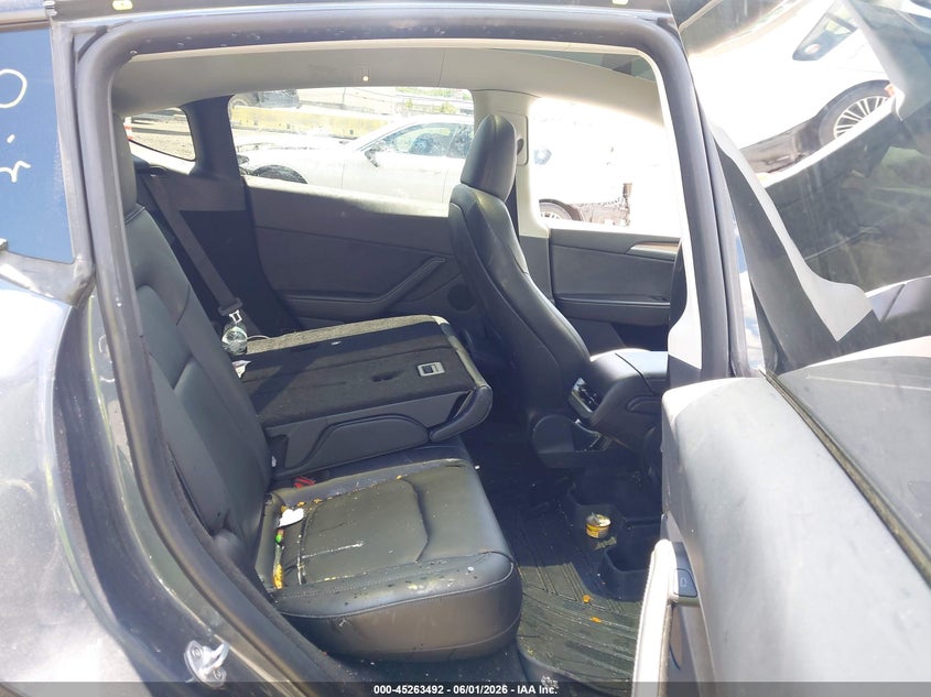 2023 Tesla Model y VIN 7SAYGDEE4PA106134 IAAI salvage auction — FRONT END, Salvage Title, sold $9,300 on 2026-07-09 (photo 8)