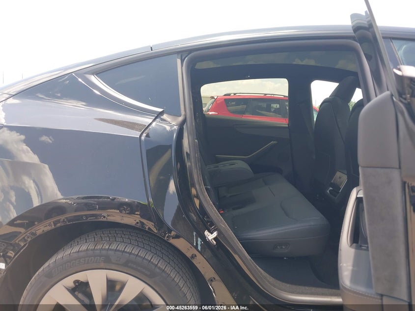 2026 Tesla Model y VIN 7SAYGDEE2TA689426 IAAI salvage auction — REAR END, Salvage (Louisiana), sold $75 on 2026-07-30 (photo 8)