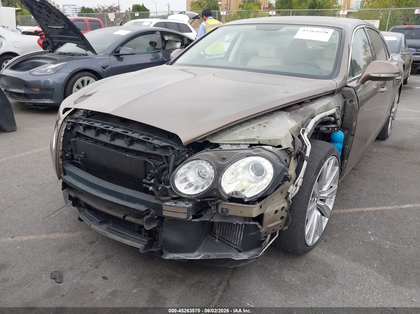 2014 Bentley Flying spur VIN SCBEC9ZA2EC090791 IAAI salvage auction — LEFT FRONT, Salvage Title, sold $17,600 on 2026-07-30 (photo 6)