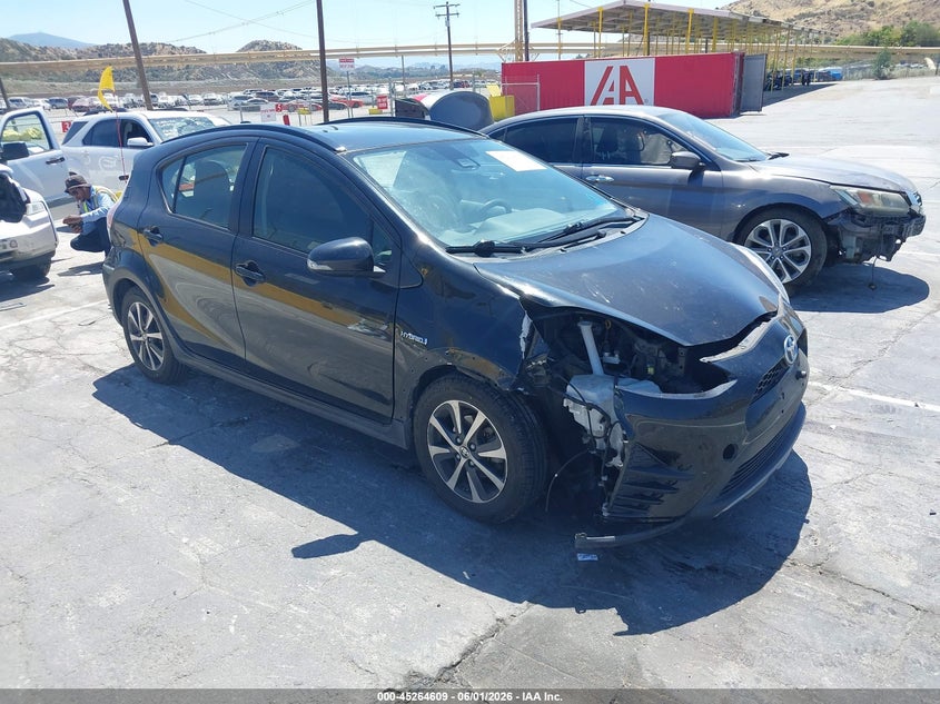 2018 Toyota Prius c VIN JTDKDTB31J1601709 IAAI salvage auction — RIGHT FRONT, Clear (Wisconsin), sold $3,875 on 2026-07-29 (photo 1)
