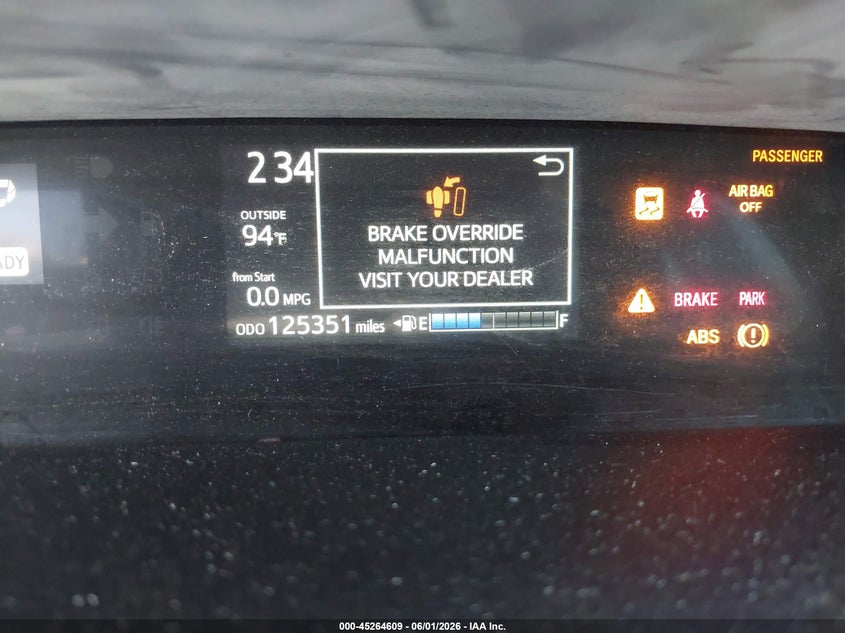 2018 Toyota Prius c VIN JTDKDTB31J1601709 IAAI salvage auction — RIGHT FRONT, Clear (Wisconsin), sold $3,875 on 2026-07-29 (photo 7)