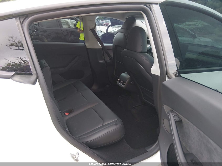2025 Tesla Model y VIN 7SAYGDED7SA373669 IAAI salvage auction — HAIL, Salvage Title, sold $12,700 on 2026-07-30 (photo 8)