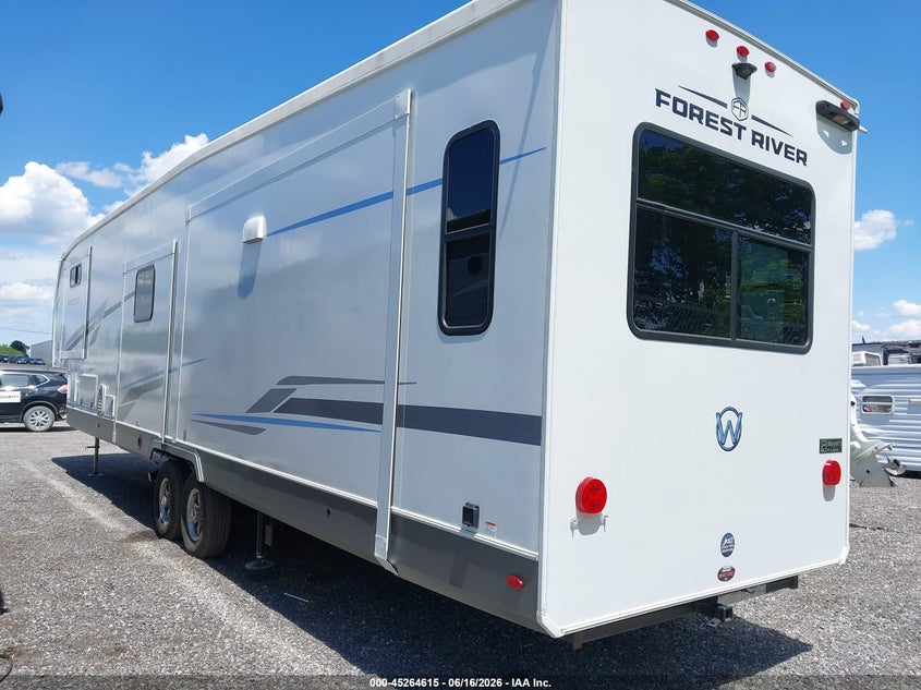 2025 Forest river Wildcat VIN 4X4FWCM2XSG005197 IAAI salvage auction — SIDE, Mv-907A (New York), sold $20,600 on 2026-08-18 (photo 3)