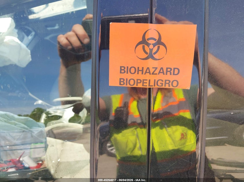 2015 Hyundai Santa fe VIN 5XYZUDLB8FG244580 IAAI salvage auction — BIOHAZARD/CHEMICAL, Salvage Title, sold $525 on 2026-08-02 (photo 9)