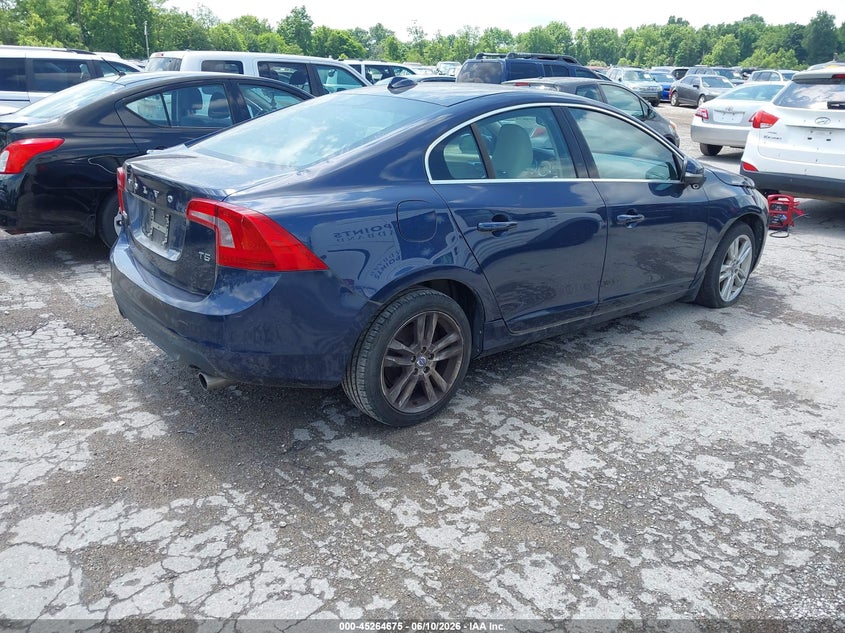 2012 Volvo S60 VIN YV1622FS0C2121266 IAAI salvage auction — NORMAL WEAR, Salvage Title, sold $325 on 2026-07-20 (photo 4)