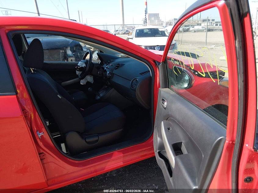 2013 Mazda 2 VIN JM1DE1KY4D0164465 IAAI salvage auction — FRONT END, Salvage Title, sold $375 on 2026-07-15 (photo 5)
