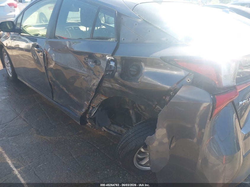 2020 Toyota Prius VIN JTDKARFU3L3119054 IAAI salvage auction — SIDE, Salvage Title, sold $1,800 on 2026-07-16 (photo 6)