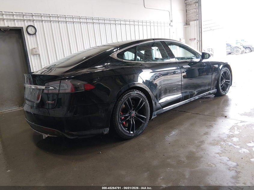 2014 Tesla Model s VIN 5YJSA1H24EFP65996 IAAI salvage auction — SIDE, Salvage Title, sold $6,025 on 2026-07-31 (photo 4)