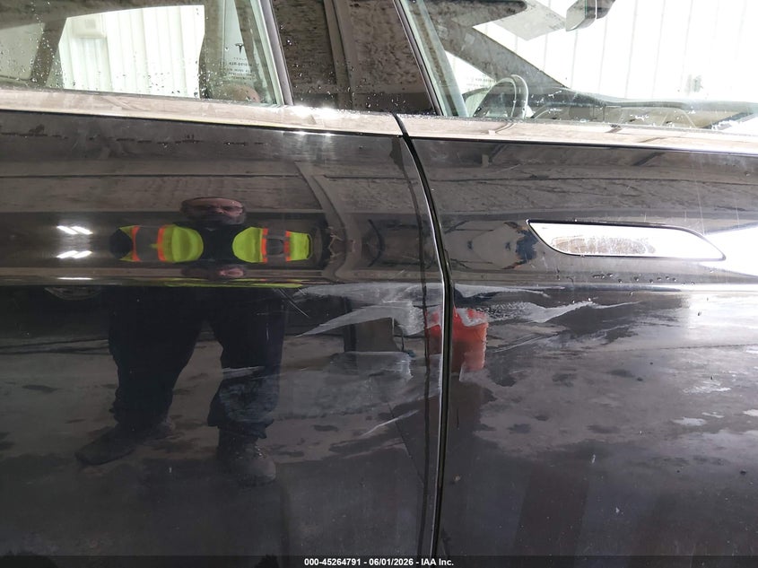 2014 Tesla Model s VIN 5YJSA1H24EFP65996 IAAI salvage auction — SIDE, Salvage Title, sold $6,025 on 2026-07-31 (photo 6)