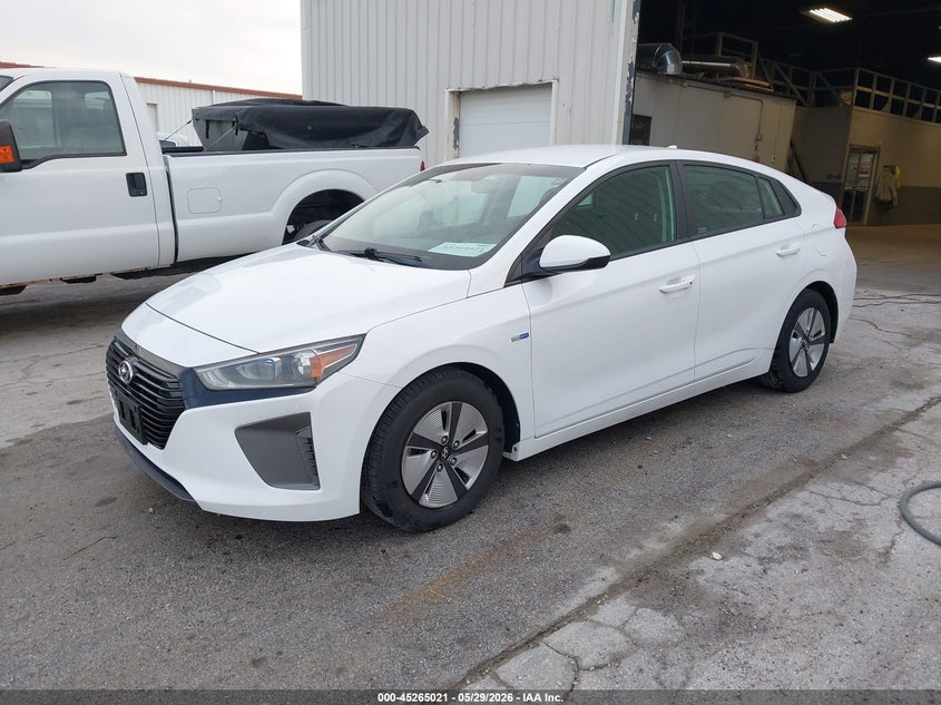 2019 Hyundai Ioniq hybrid VIN KMHC65LC0KU106910 IAAI salvage auction — NORMAL WEAR, Sf97 (Illinois), sold $12,550 on 2026-07-14 (photo 2)