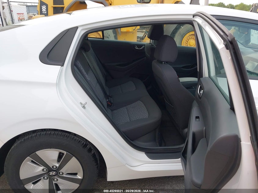 2019 Hyundai Ioniq hybrid VIN KMHC65LC0KU106910 IAAI salvage auction — NORMAL WEAR, Sf97 (Illinois), sold $12,550 on 2026-07-14 (photo 8)