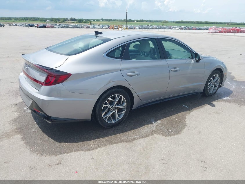 2023 Hyundai Sonata VIN KMHL64JAXPA260187 IAAI salvage auction — SIDE, Salvage Title, sold $9,200 on 2026-08-20 (photo 4)