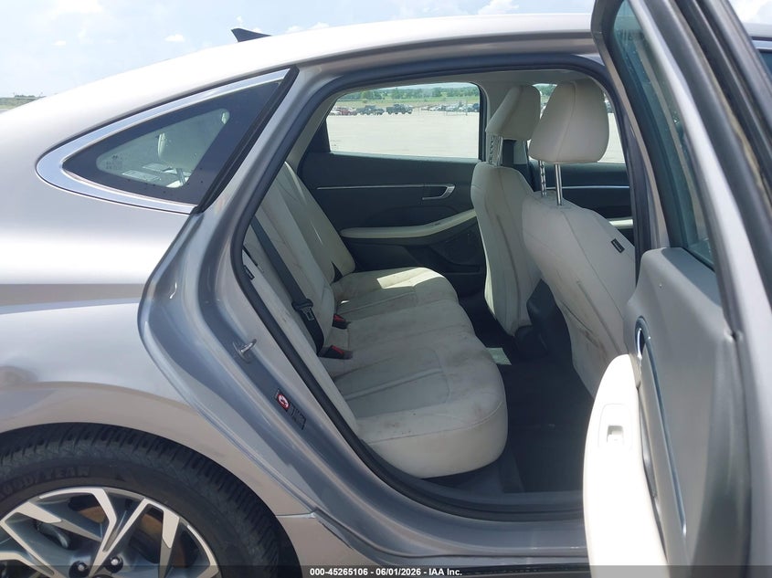 2023 Hyundai Sonata VIN KMHL64JAXPA260187 IAAI salvage auction — SIDE, Salvage Title, sold $9,200 on 2026-08-20 (photo 8)