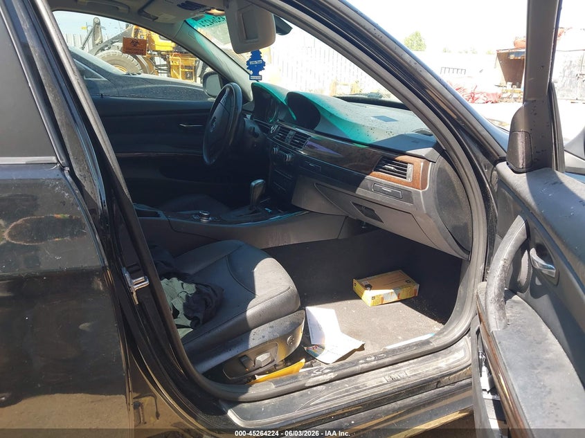 2011 BMW 3 series VIN WBAPK7C58BA971993 IAAI salvage auction — BIO HAZARD, Clear-Endorsement (Wisconsin), sold $25 on 2026-07-30 (photo 5)