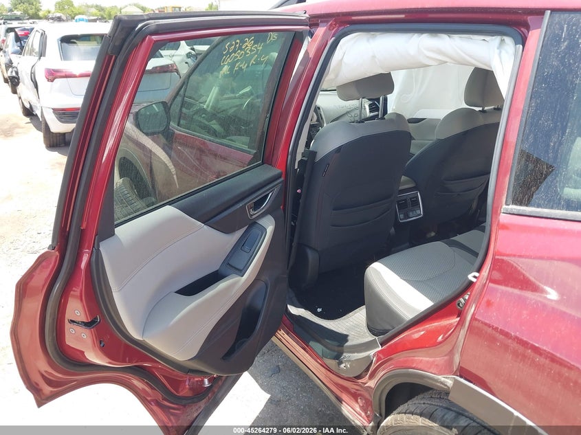2021 Subaru Forester VIN JF2SKAJC9MH471395 IAAI salvage auction — LEFT & RIGHT, Salvage Title, sold $2,100 on 2026-07-15 (photo 8)