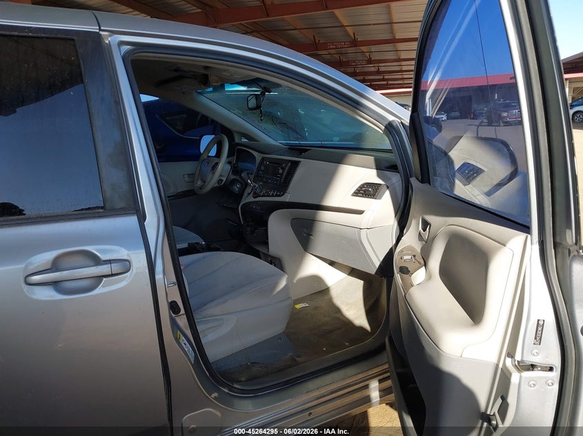 2014 Toyota Sienna VIN 5TDKK3DC5ES447582 IAAI salvage auction — NORMAL WEAR, Salvage Title, sold $3,000 on 2026-07-07 (photo 5)